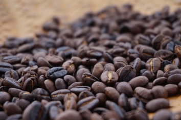 Frisch geröstete Kaffeebohnen
